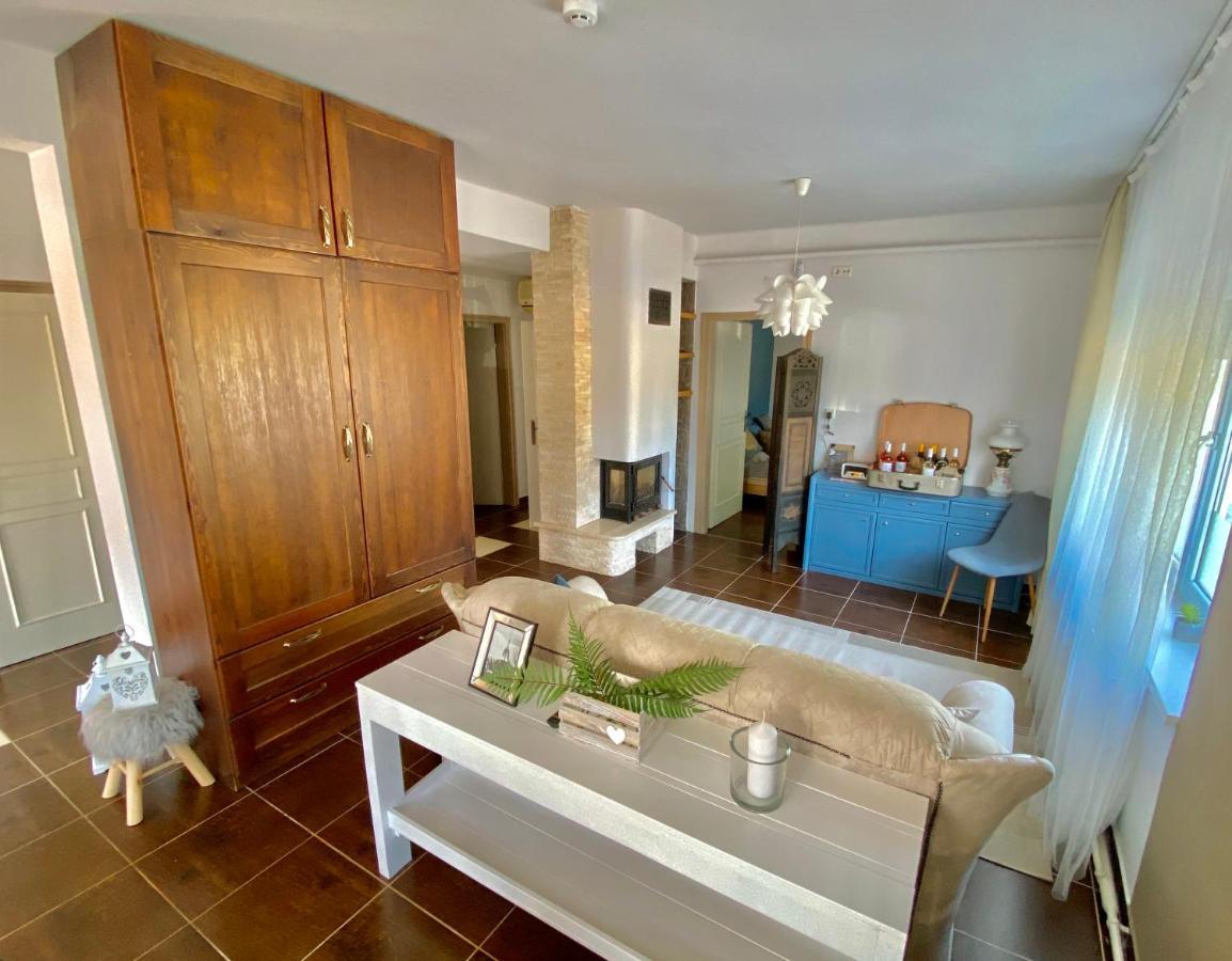 Biborlak 6 * Виллань